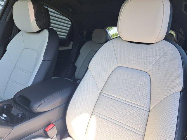 Thumbnail image of 2025 Porsche Cayenne at Bert Smith Porsche - NEW