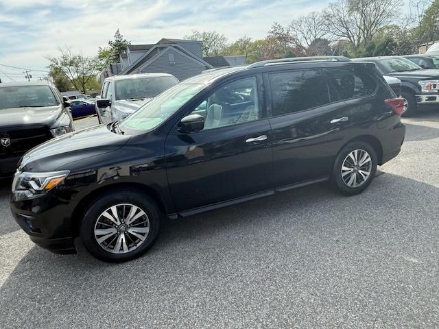 Thumbnail image of 2017 Nissan Pathfinder at Huntington Auto Mall