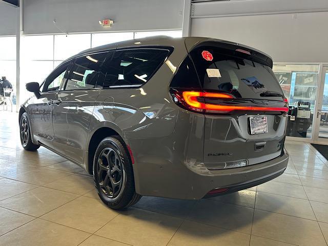 Thumbnail image of 2025 Chrysler Pacifica Plug-In Hybrid at Liberty Chrysler Jeep Dodge Ram - New and Used