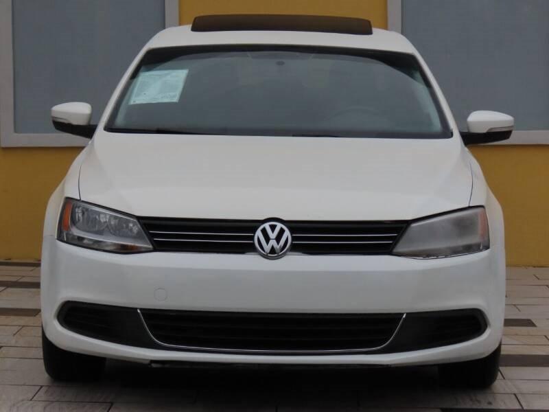 Thumbnail image of 2013 Volkswagen Jetta at PARADISE MOTORSPORTS I