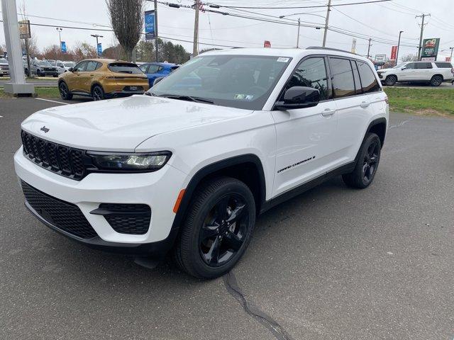 Thumbnail image of 2025 Jeep Grand Cherokee at Used FredBeansDodgeChryslerJeep