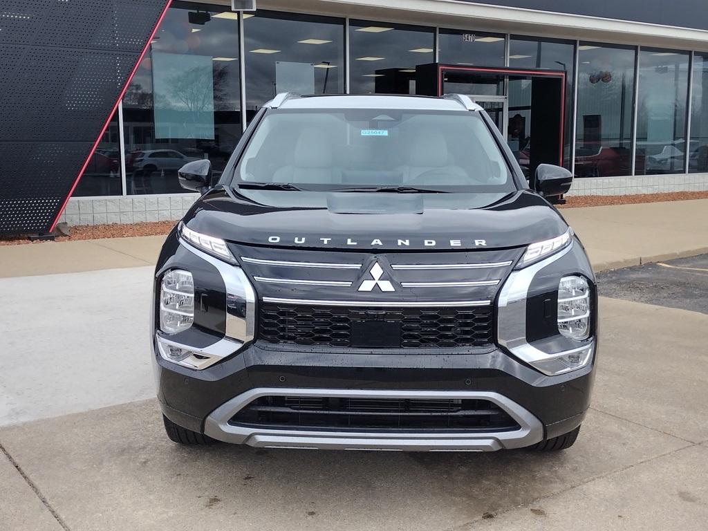 Thumbnail image of 2025 Mitsubishi Outlander at Grand Blanc Mitsubishi