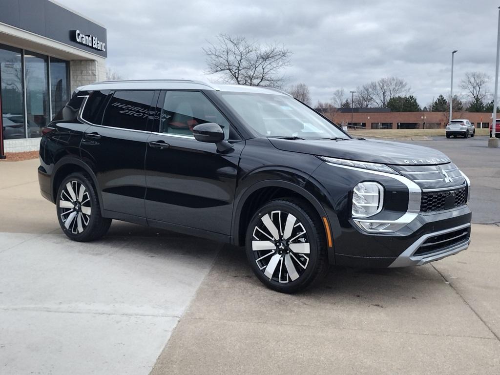 Thumbnail image of 2025 Mitsubishi Outlander at Grand Blanc Mitsubishi