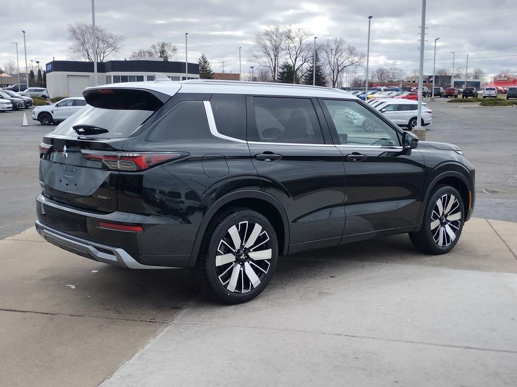 Thumbnail image of 2025 Mitsubishi Outlander at Grand Blanc Mitsubishi