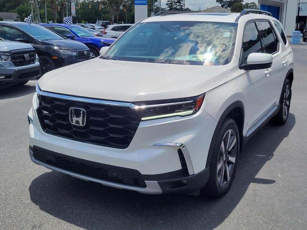 Thumbnail image of 2025 Honda Pilot at Cale Yarborough Honda
