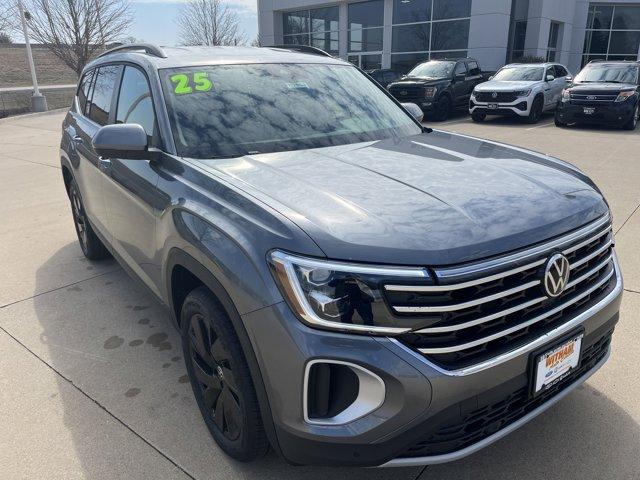 Thumbnail image of 2025 Volkswagen Atlas at Dick Witham Ford VW Kia (Co 4.)