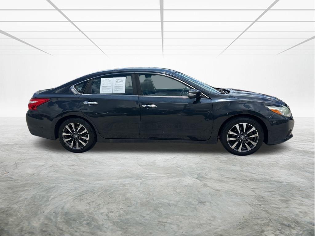 Thumbnail image of 2017 Nissan Altima at Hollywood Chrysler Jeep