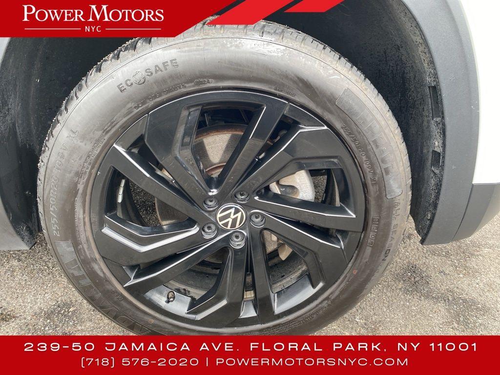 Thumbnail image of 2022 Volkswagen Atlas at Power Motors NYC LLC