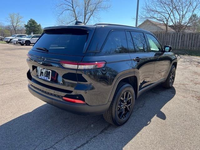 Thumbnail image of 2024 Jeep Grand Cherokee at Golling Chrysler Jeep Dodge Ram of Chelsea