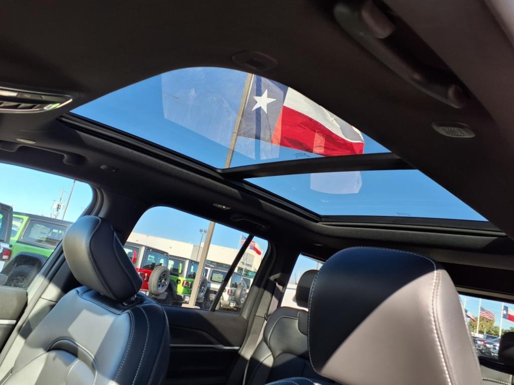 Thumbnail image of 2025 Jeep Grand Cherokee at Bayshore Chrysler Jeep Dodge Ram