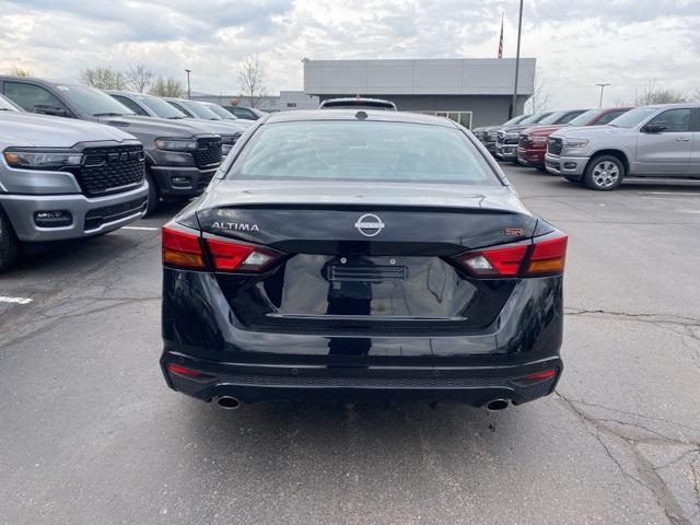 Thumbnail image of 2024 Nissan Altima at LaFontaine Chrysler Dodge Jeep Ram of Fenton