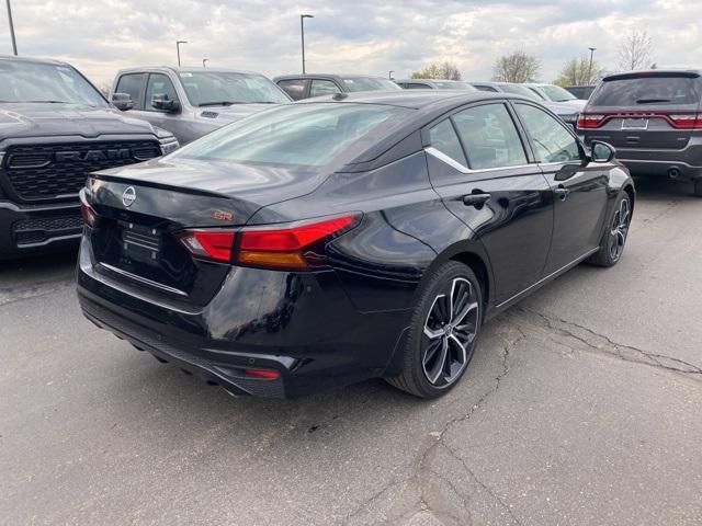 Thumbnail image of 2024 Nissan Altima at LaFontaine Chrysler Dodge Jeep Ram of Fenton
