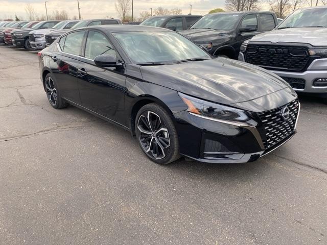 Thumbnail image of 2024 Nissan Altima at LaFontaine Chrysler Dodge Jeep Ram of Fenton