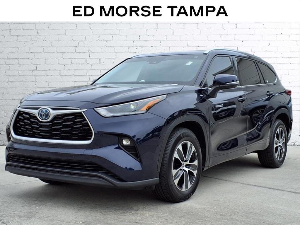Thumbnail image of 2021 Toyota Highlander Hybrid at Ed Morse Cadillac Tampa