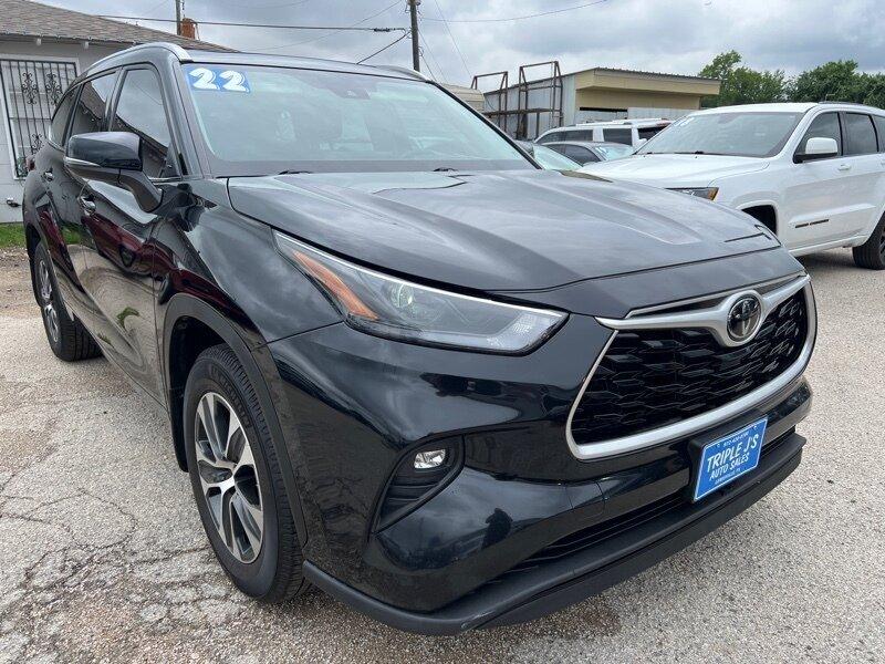 Thumbnail image of 2022 Toyota Highlander at Triple J's Auto Sales, LLC