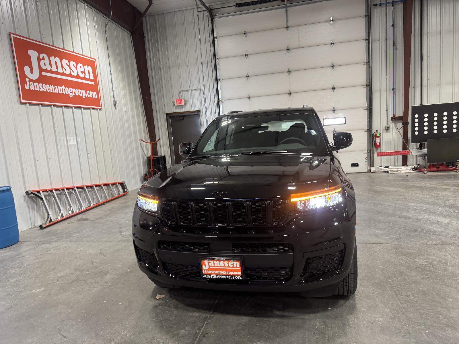 Thumbnail image of 2025 Jeep Grand Cherokee L at Janssen Chrysler Jeep Dodge Ram