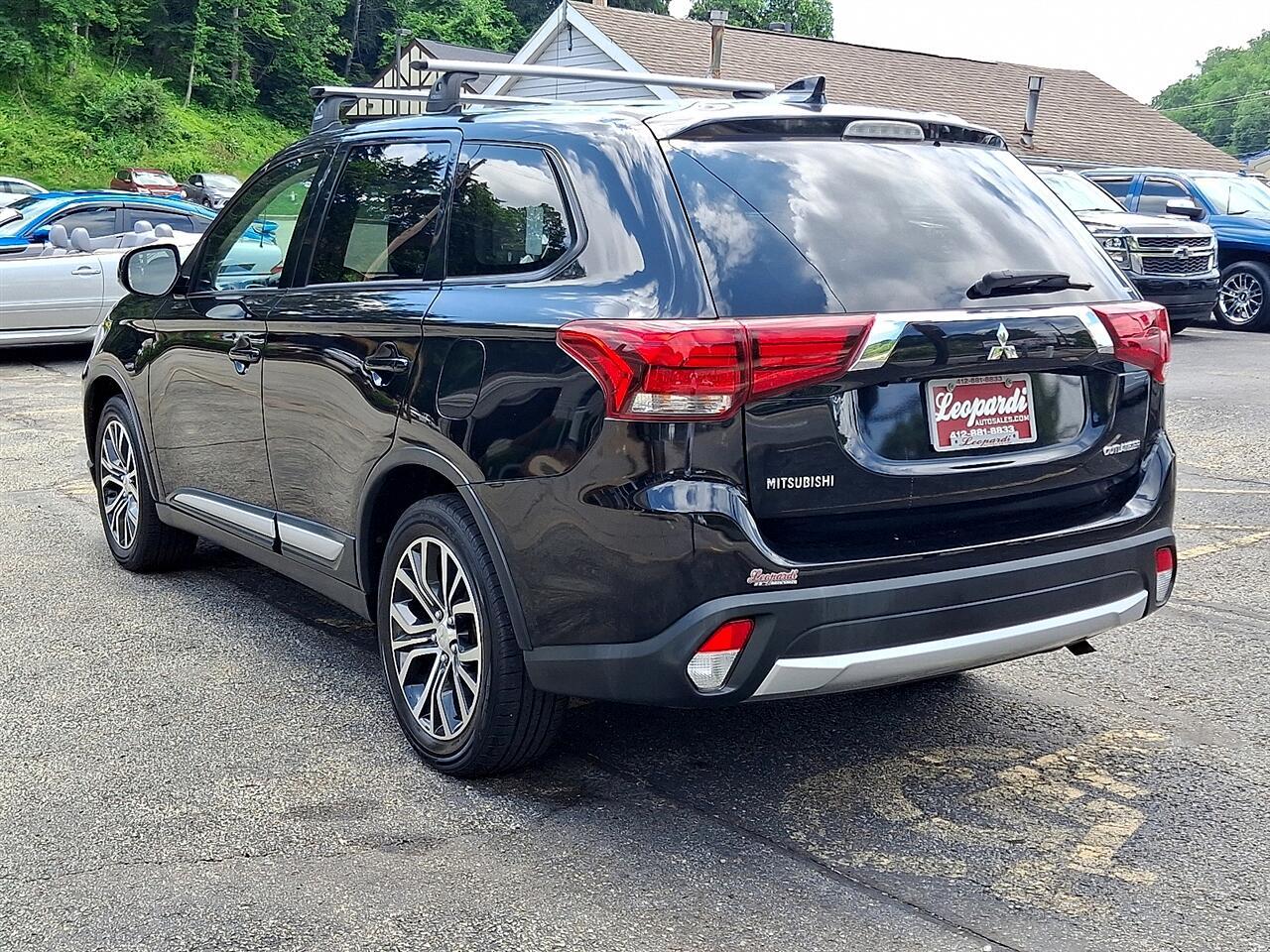 Thumbnail image of 2018 Mitsubishi Outlander at Leopardi Auto Sales