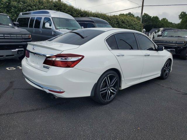 Thumbnail image of 2017 Honda Accord at Lee Buick GMC [New]