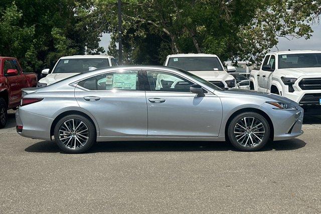 Thumbnail image of 2025 Lexus ES 300h at Freeman Lexus