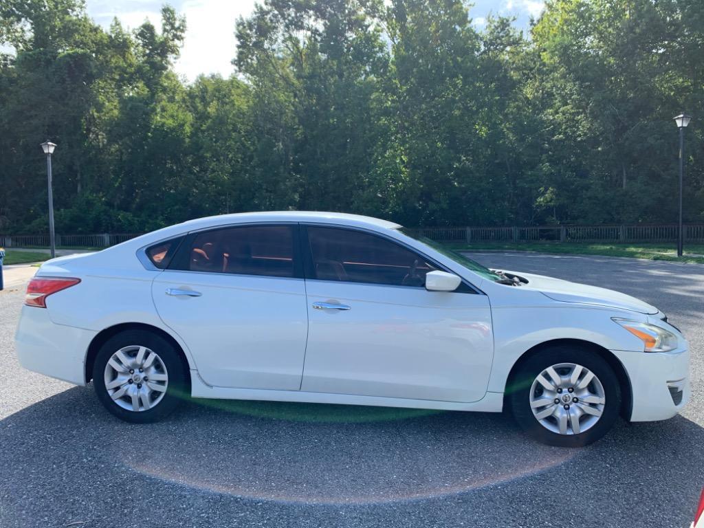 Thumbnail image of 2013 Nissan Altima at KC United Auto, LLC