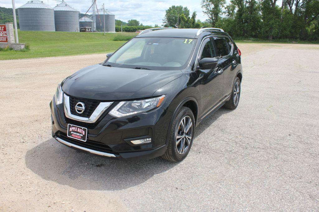 Thumbnail image of 2017 Nissan Rogue at APPLE AUTO & ROOT RIVER TRAILERS