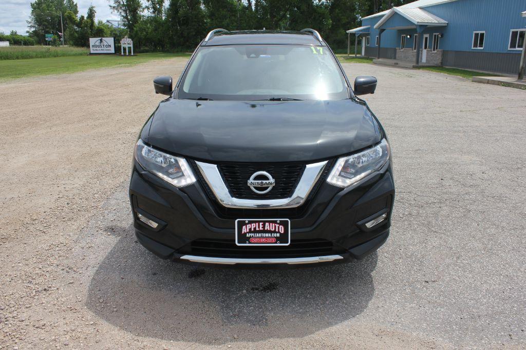 Thumbnail image of 2017 Nissan Rogue at APPLE AUTO & ROOT RIVER TRAILERS