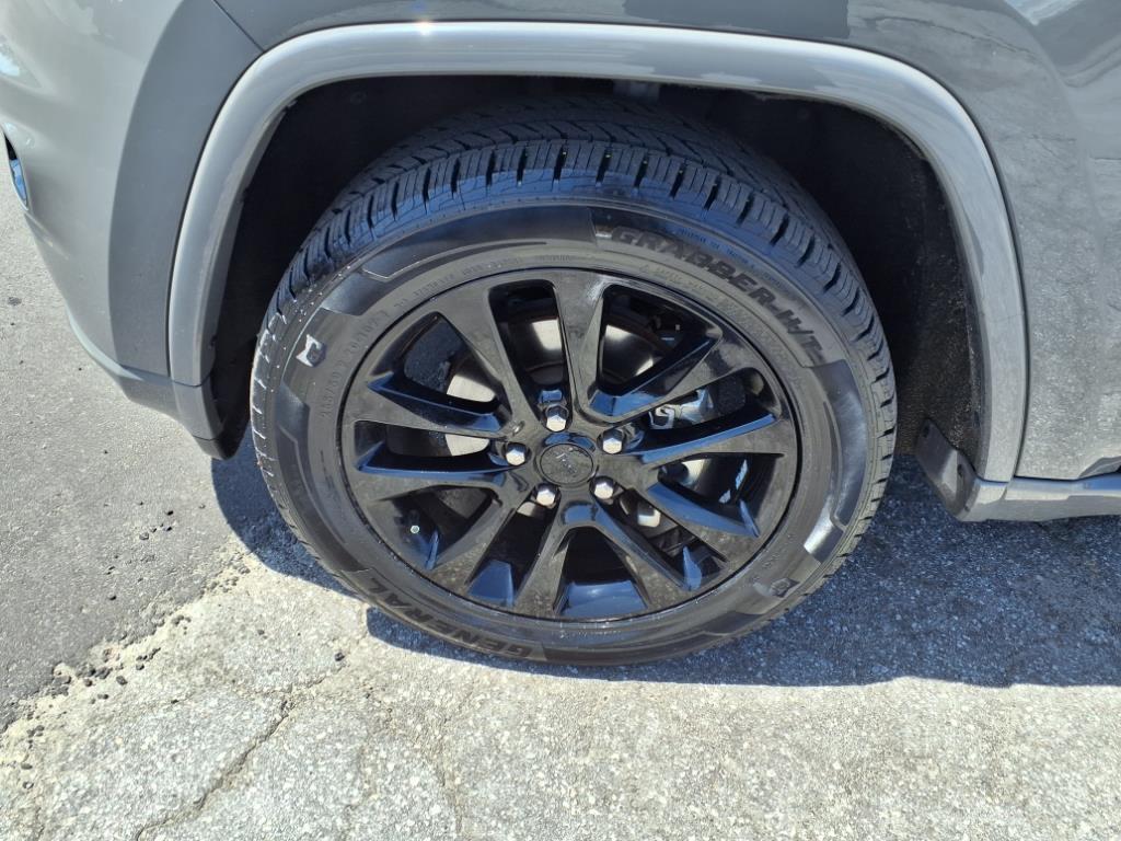 Thumbnail image of 2020 Jeep Grand Cherokee at Riverside Ford