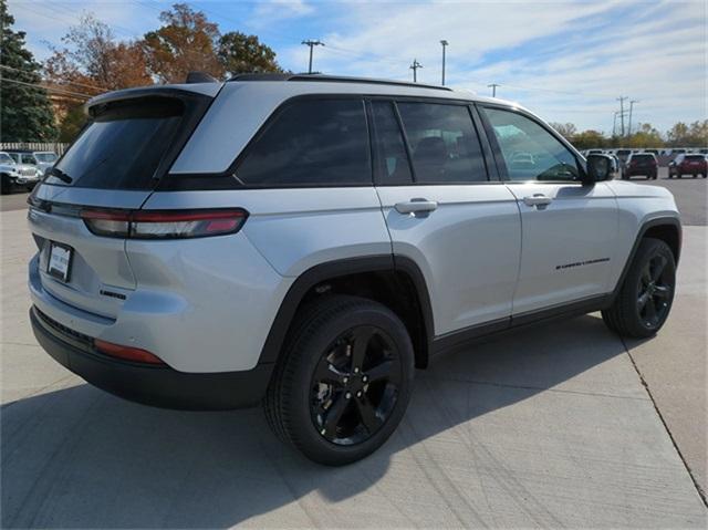 Thumbnail image of 2025 Jeep Grand Cherokee at Chrysler Dodge Jeep Ram of Southfield