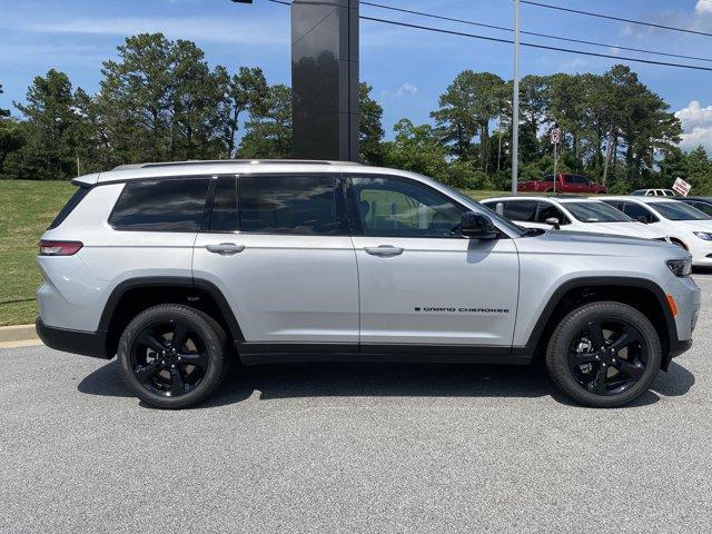 Thumbnail image of 2025 Jeep Grand Cherokee L at GinnChryslerJeepDodge of Covington, GA