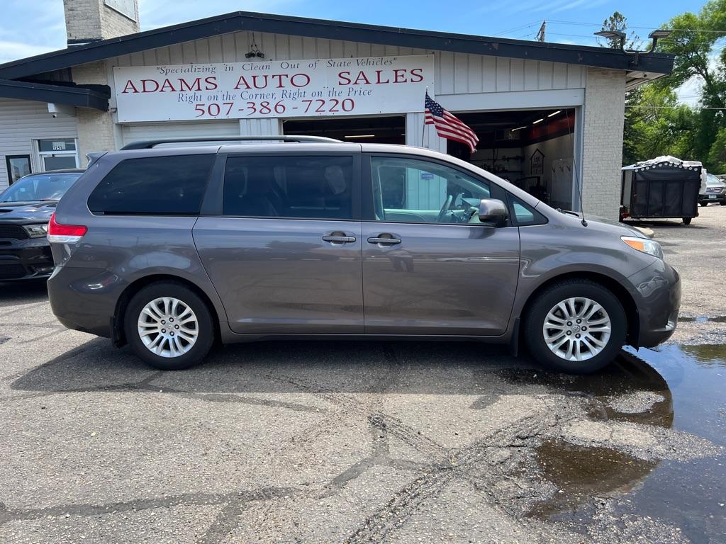 Thumbnail image of 2013 Toyota Sienna at ADAMS AUTO SALES