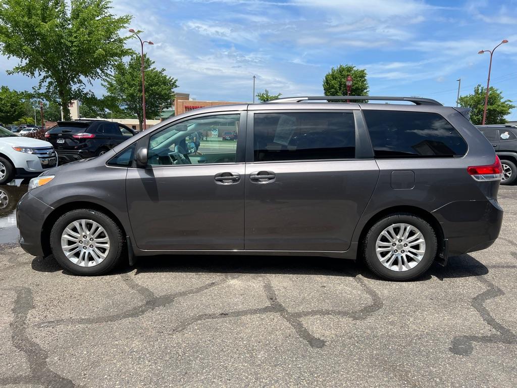 Thumbnail image of 2013 Toyota Sienna at ADAMS AUTO SALES