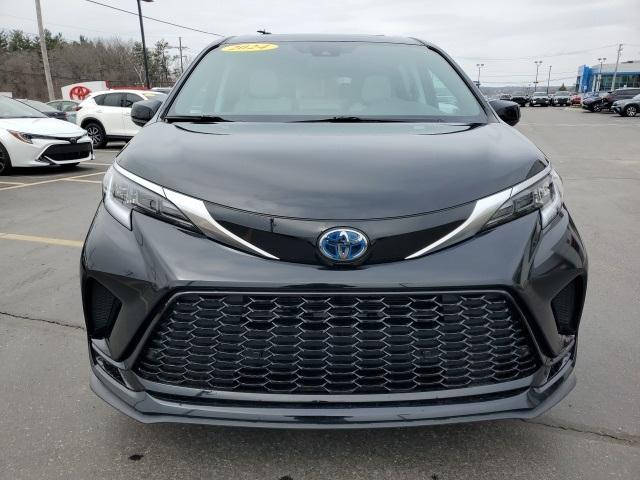 Thumbnail image of 2024 Toyota Sienna at Fox Automotive Group Inc. Toyota Volkswagen