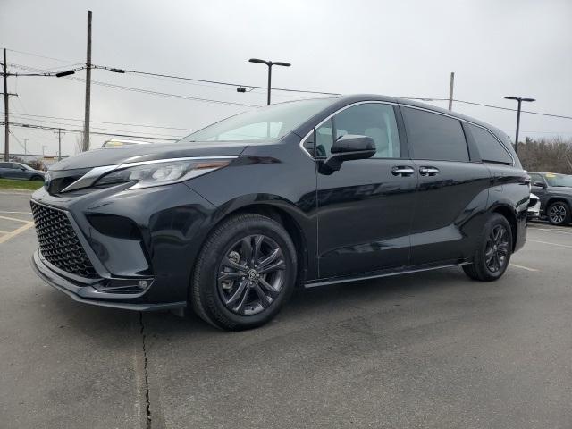 Thumbnail image of 2024 Toyota Sienna at Fox Automotive Group Inc. Toyota Volkswagen