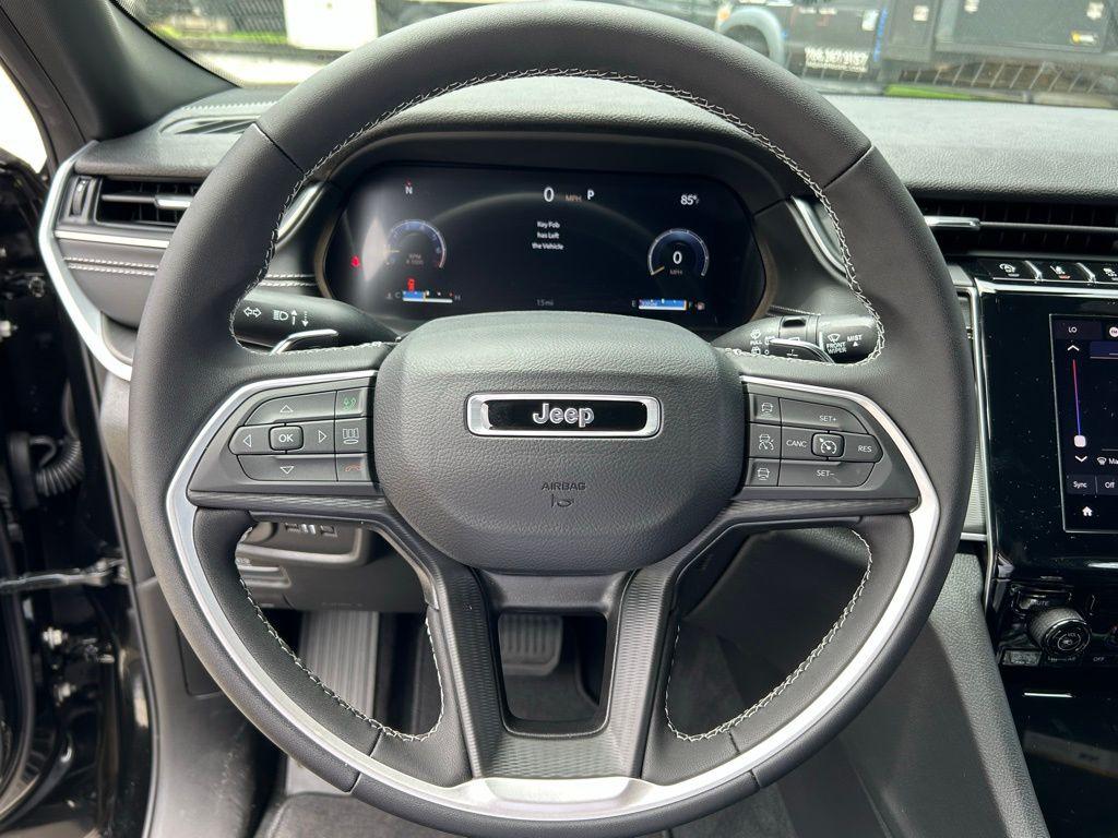 Thumbnail image of 2024 Jeep Grand Cherokee L at Kendall Dodge Chrysler Jeep Ram