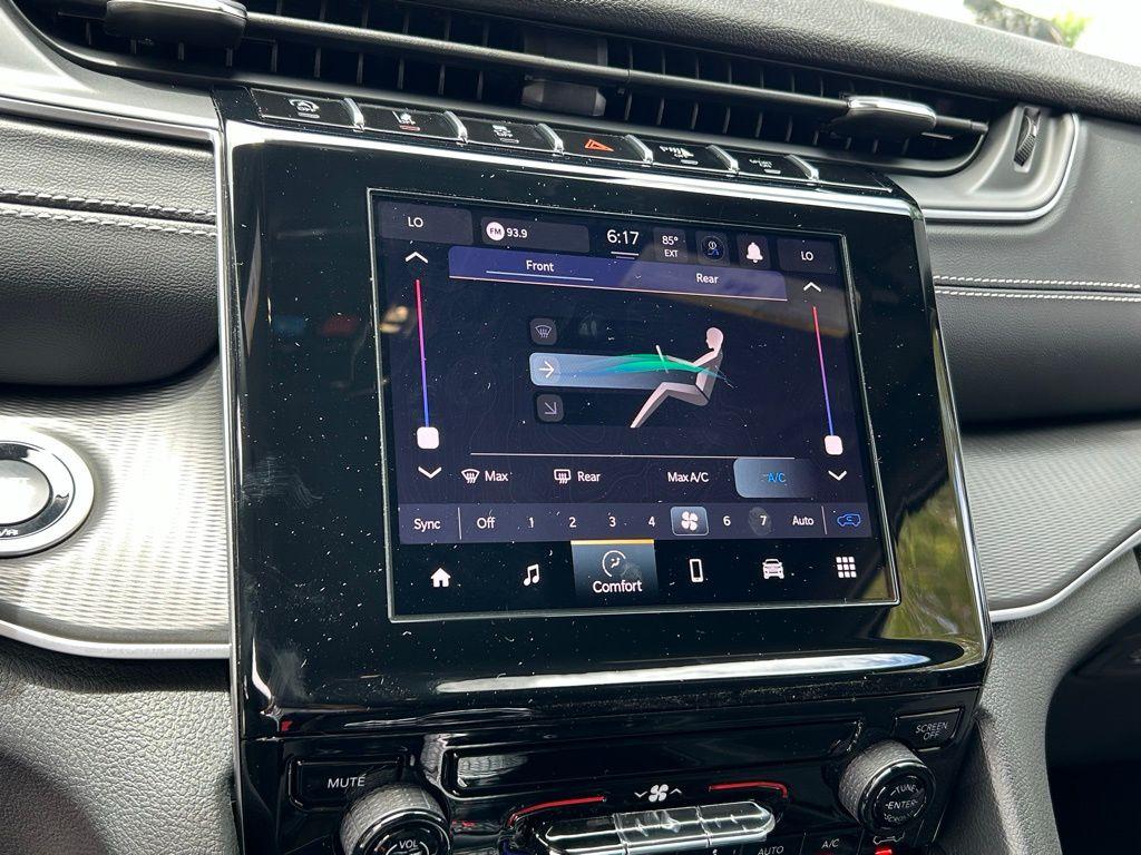 Thumbnail image of 2024 Jeep Grand Cherokee L at Kendall Dodge Chrysler Jeep Ram