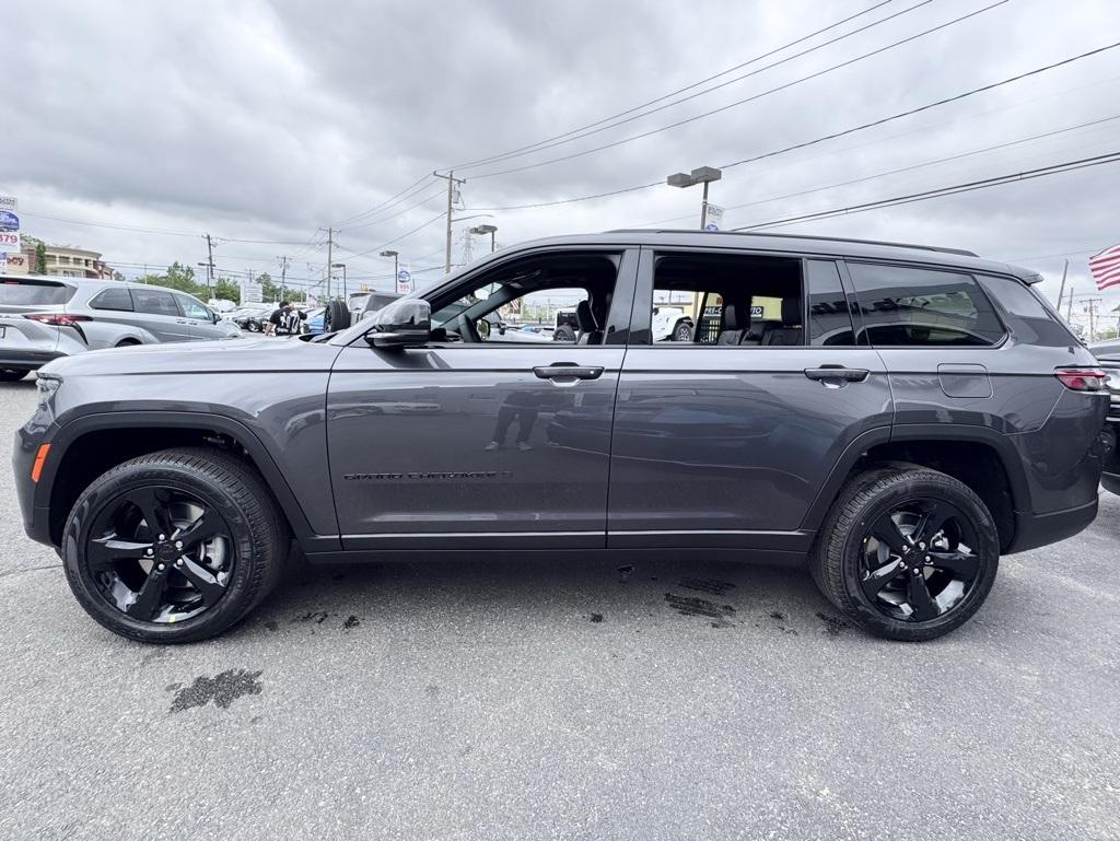 Thumbnail image of 2025 Jeep Grand Cherokee L at South Shore Chrysler Dodge Jeep RAM