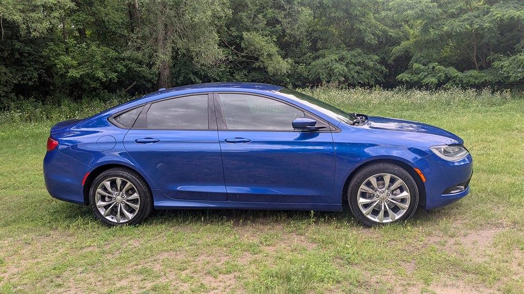 Thumbnail image of 2015 Chrysler 200 at JT MOTORS LLC DBA AUTO KING