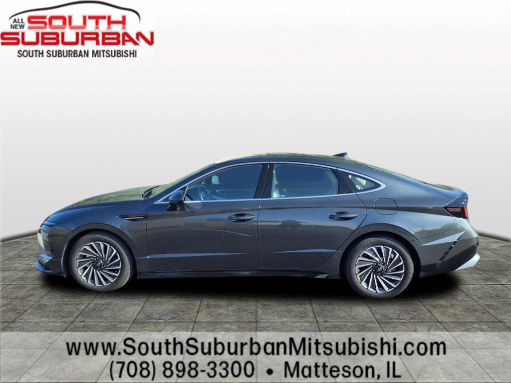 Thumbnail image of 2024 Hyundai SONATA Hybrid at South Suburban Mitsubishi