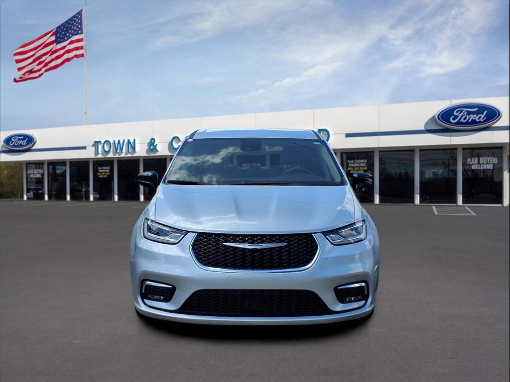 Thumbnail image of 2024 Chrysler Pacifica at Town And Country Ford - Louisville