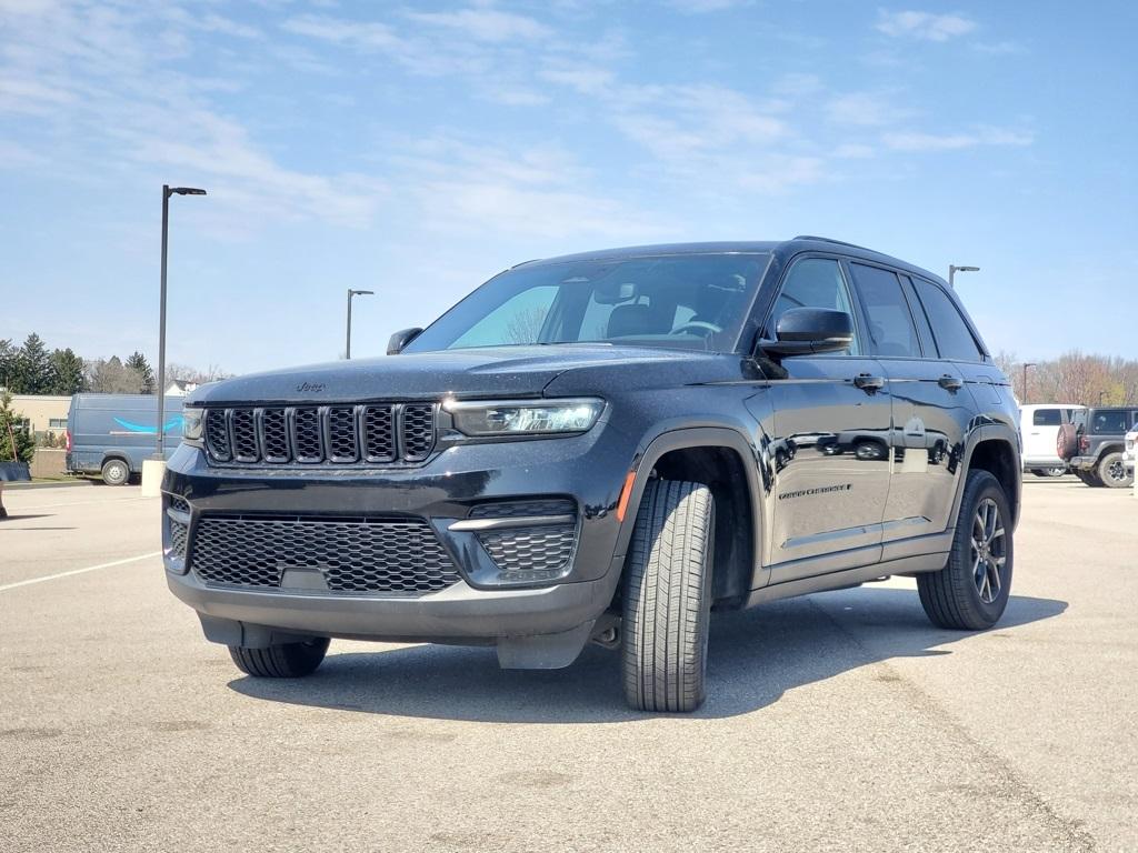 Thumbnail image of 2024 Jeep Grand Cherokee at Szott I96 Chrysler Dodge Jeep Ram