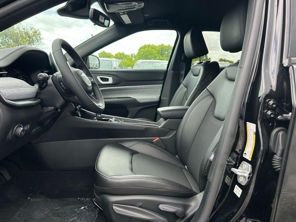 Thumbnail image of 2025 Jeep Compass at Aventura Chrysler Jeep Dodge Ram