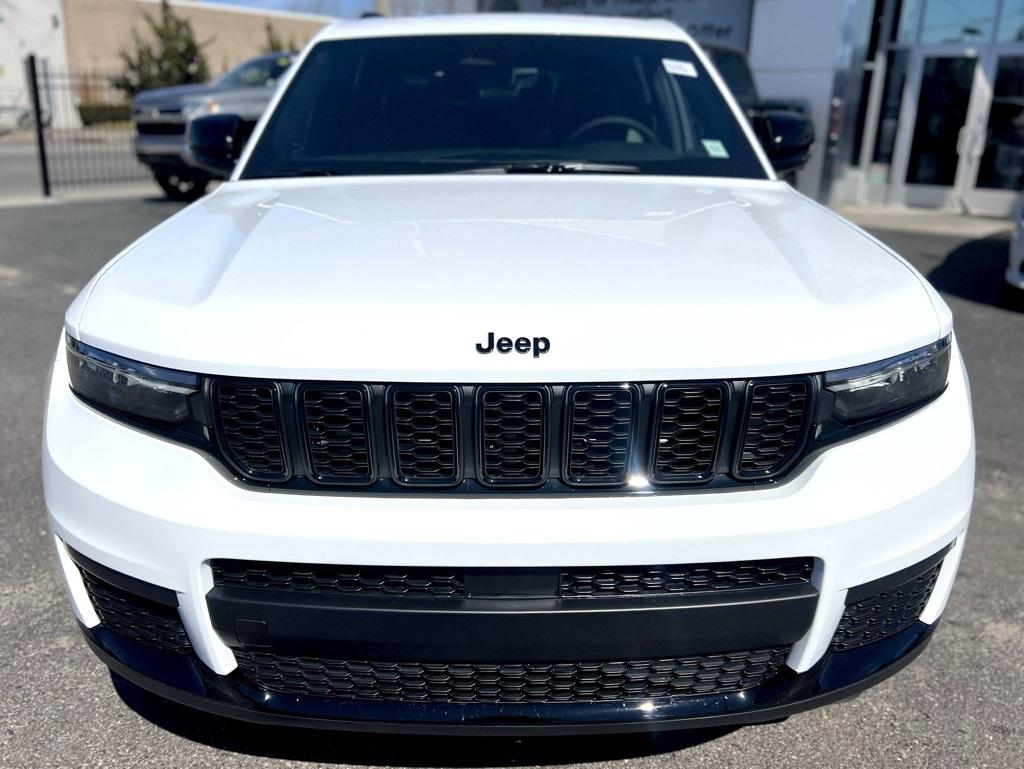 Thumbnail image of 2025 Jeep Grand Cherokee L at South Shore Chrysler Dodge Jeep RAM