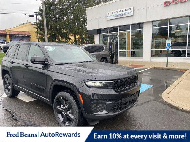 Thumbnail image of 2025 Jeep Grand Cherokee at Used FredBeansDodgeChryslerJeep