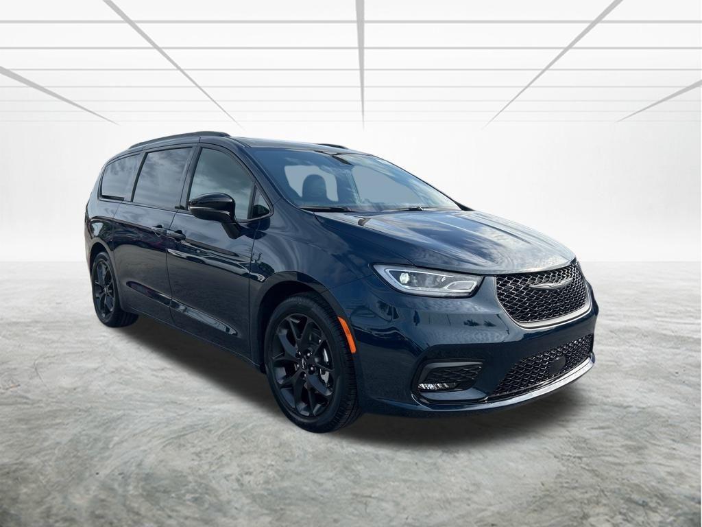 Thumbnail image of 2025 Chrysler Pacifica at Hollywood Chrysler Jeep