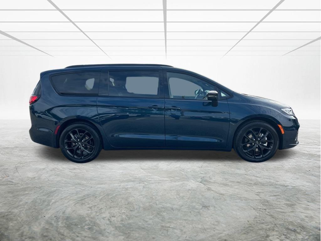 Thumbnail image of 2025 Chrysler Pacifica at Hollywood Chrysler Jeep