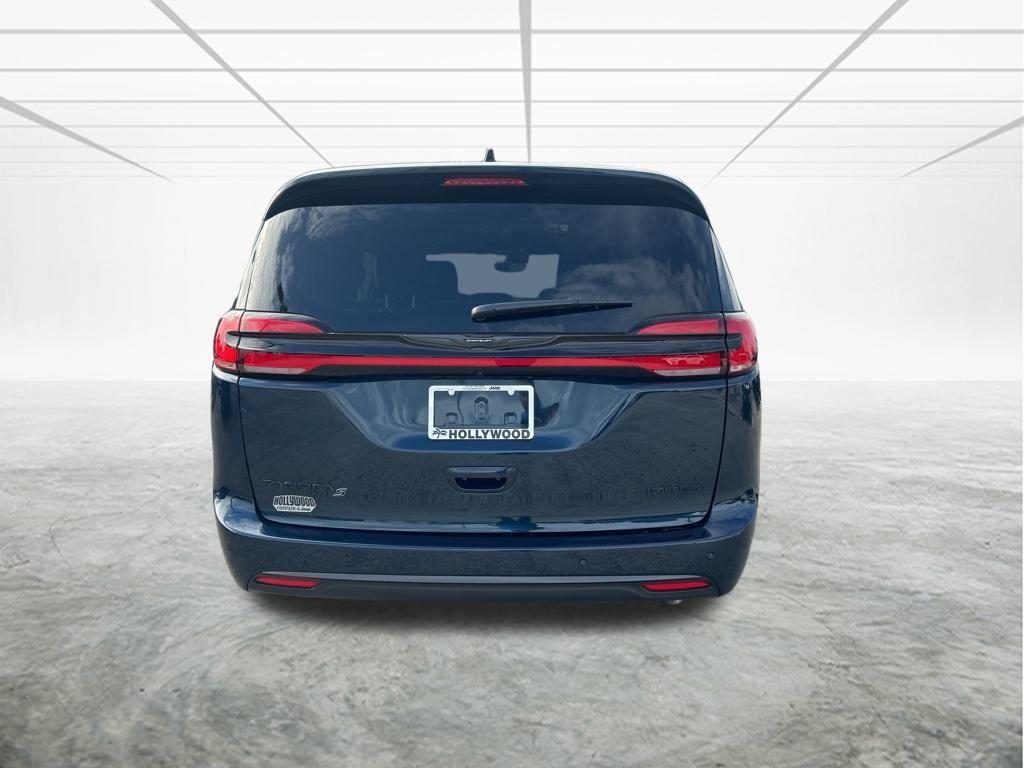 Thumbnail image of 2025 Chrysler Pacifica at Hollywood Chrysler Jeep