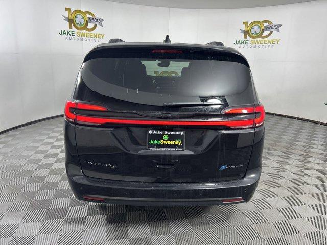 Thumbnail image of 2025 Chrysler Pacifica Plug-In Hybrid at Jake Sweeney Chrysler Dodge Jeep Used