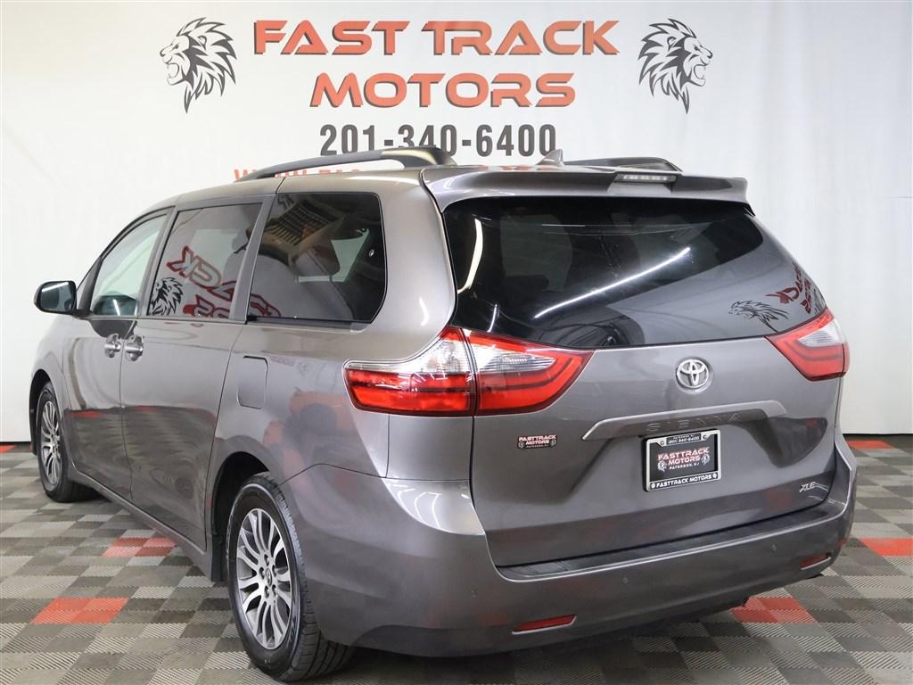Thumbnail image of 2020 Toyota Sienna at Fast Track Motors