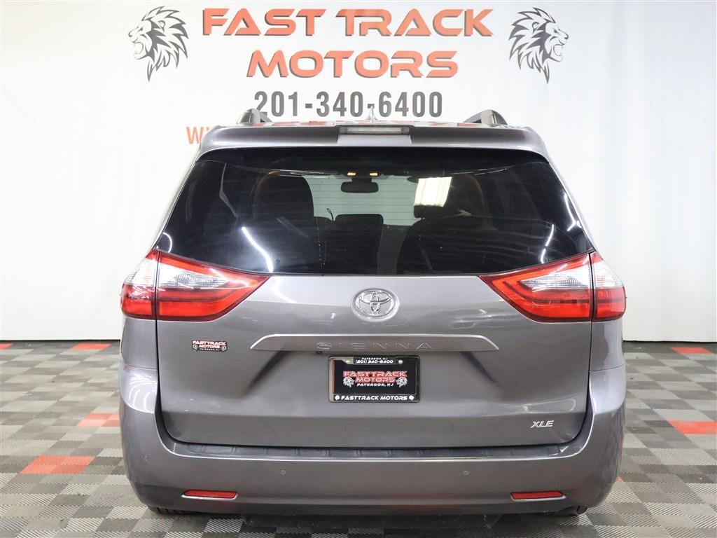 Thumbnail image of 2020 Toyota Sienna at Fast Track Motors