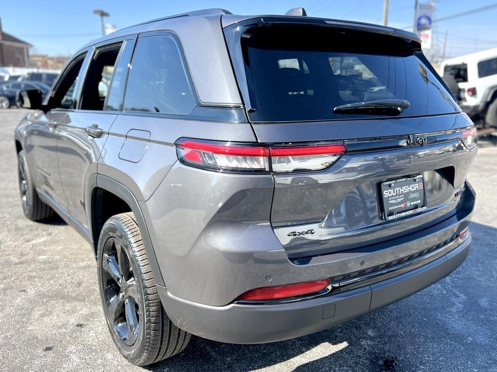 Thumbnail image of 2025 Jeep Grand Cherokee at South Shore Chrysler Dodge Jeep RAM